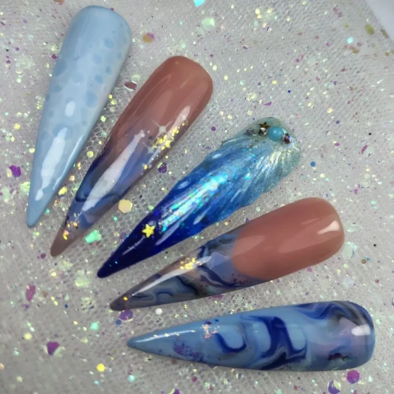 Decoraciones en uñas alto relieve - academia tijeras