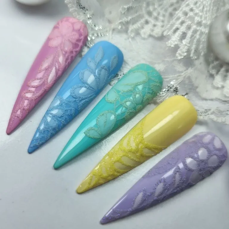 Decoraciones en uñas flores - academia tijeras