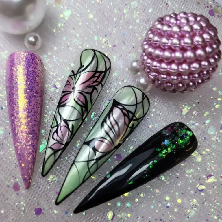 Decoraciones en uñas mariposas - academia tijeras